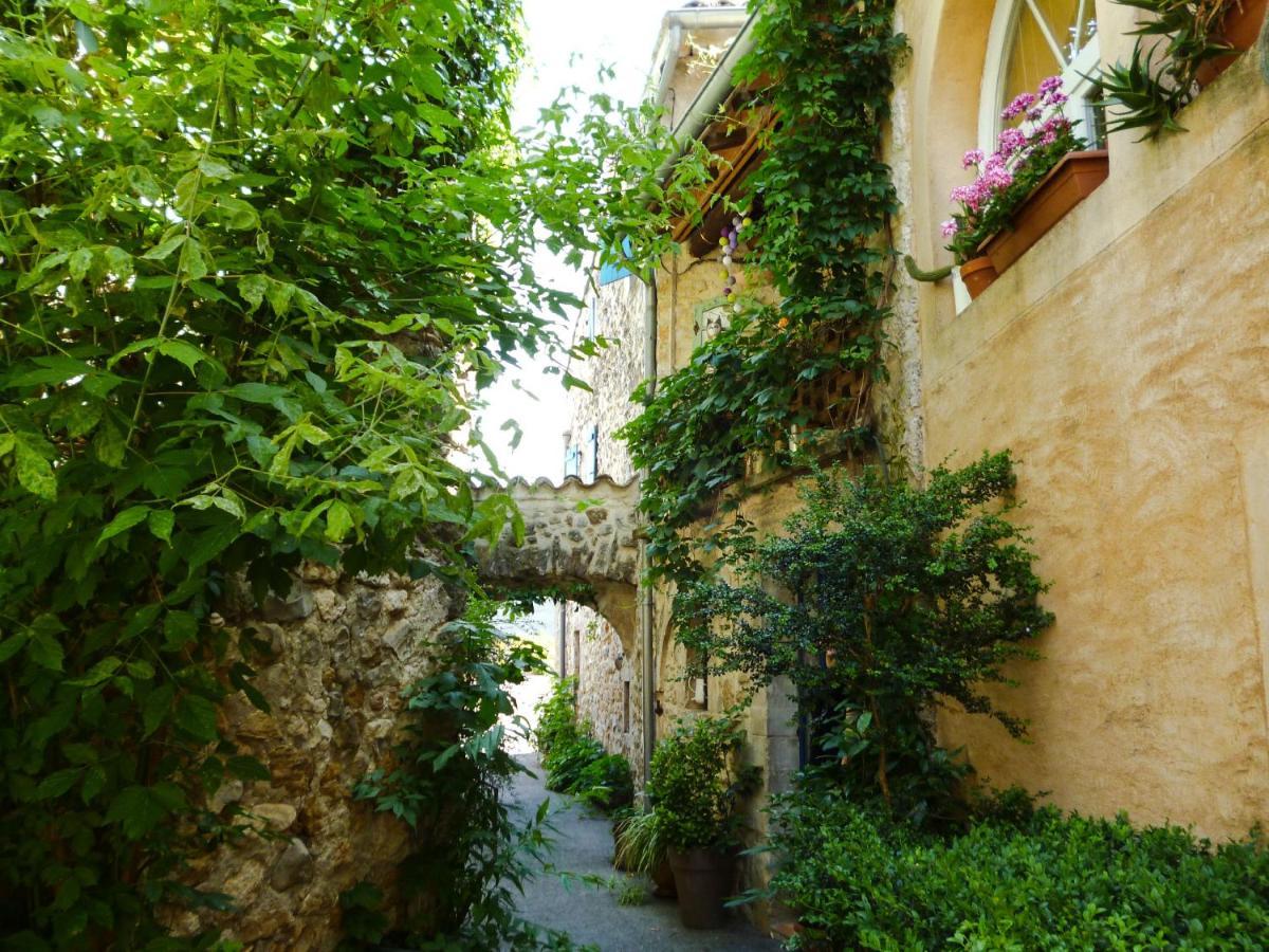 Chambres Du Clocher Vallon-Pont-dʼArc Exterior foto